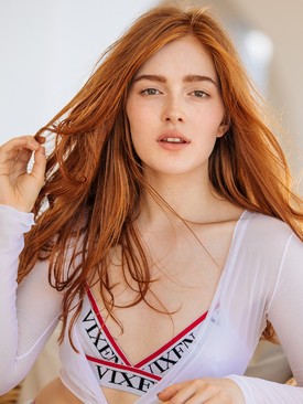 Порно по длительности с Jia Lissa